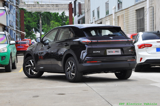 Favorables vehículos de pasajeros autos eléctricos puros de Neta U con el techo corredizo abrible 50-70kWh