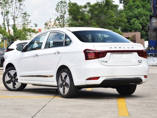 sedán AEOLUS E70 de los coches eléctricos de Dongfeng de la gama larga de 120kw 230NM