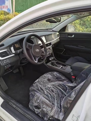 Velocidad híbrida de Kia K5 2.0L GLS 6 EN el coche de tamaño mediano usado sedán 115kw