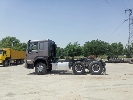 385 HP Sinotruk Howo 6x4 utilizaron los camiones resistentes 6x4 ZZ4257N3247C1