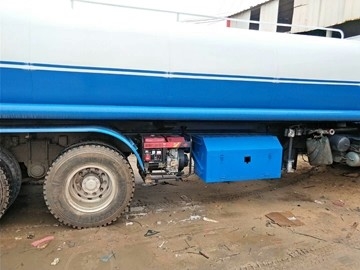 10 euro usado 3 del camión del tanque de agua del gasoil del metro cúbico 173HP