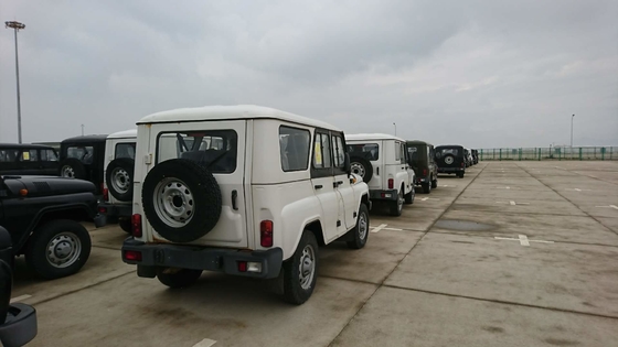 5 impulsión UAZ Hunter Used Motor Vehicle 2.7L 128HP de la rueda del manual 4 de la velocidad