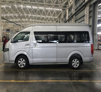 La gasolina 15 Seater de Changan Hiace los 5.4m utilizó el motor del autobús 3TZ del pasajero