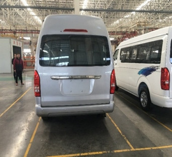 La gasolina 15 Seater de Changan Hiace los 5.4m utilizó el motor del autobús 3TZ del pasajero