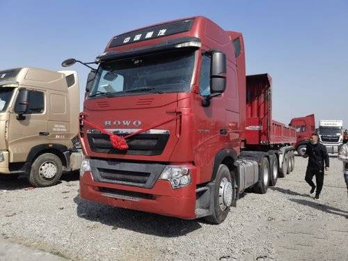 12 euro 5 de Sinotruk Howo 6x4 Tipper Truck T7H de la cabeza del tractor de AMT
