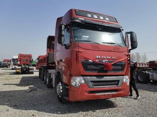 12 euro 5 de Sinotruk Howo 6x4 Tipper Truck T7H de la cabeza del tractor de AMT