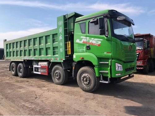 12 neumáticos Faw utilizaron la velocidad resistente 8*4 manual 430HP de los camiones 12