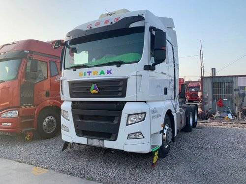 Sinotruk Sitrak C7H utilizó la caja de cambios resistente del motor ZF del HOMBRE de los camiones 540HP 6*4